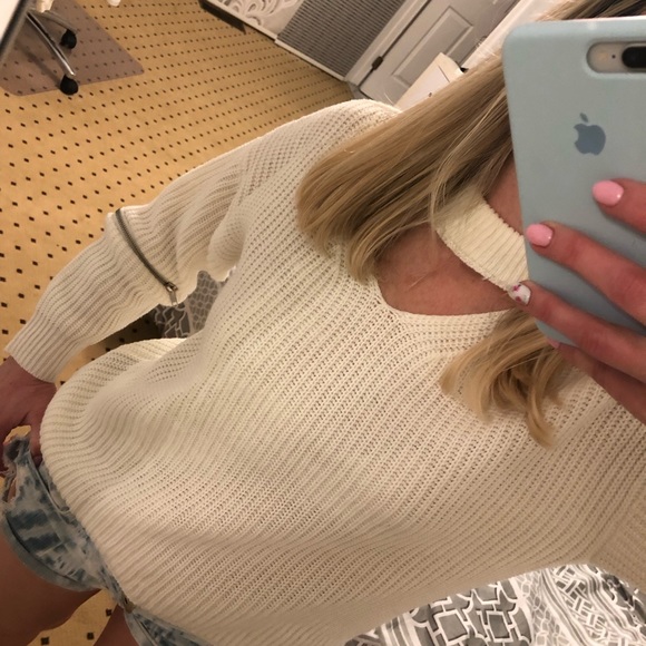 White sweater - Picture 2 of 3